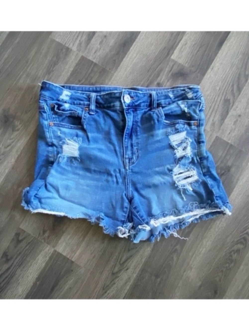 AMERICAN EAGLE Ripped High Rise Jean Shorts Size 12 - Picture 3 of 8